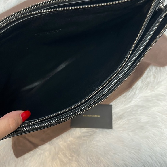 Bottega Veneta Maxi Intrecciato Triple Zip Messenger Bag - Picture 10 of 14